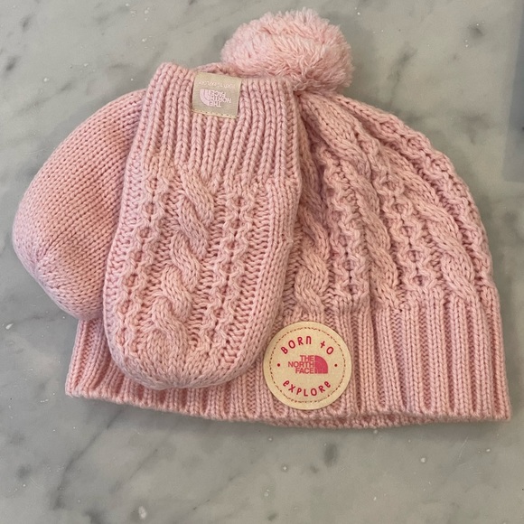 NWT The North Face Baby Minna Collection - Cable Knit Beanie & Mitts - Picture 4 of 4